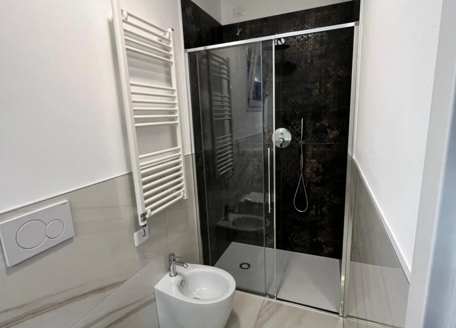 Beach Palace With Small Swimming Pool, Private Beach, Parking Lido di Jesolo Apartament