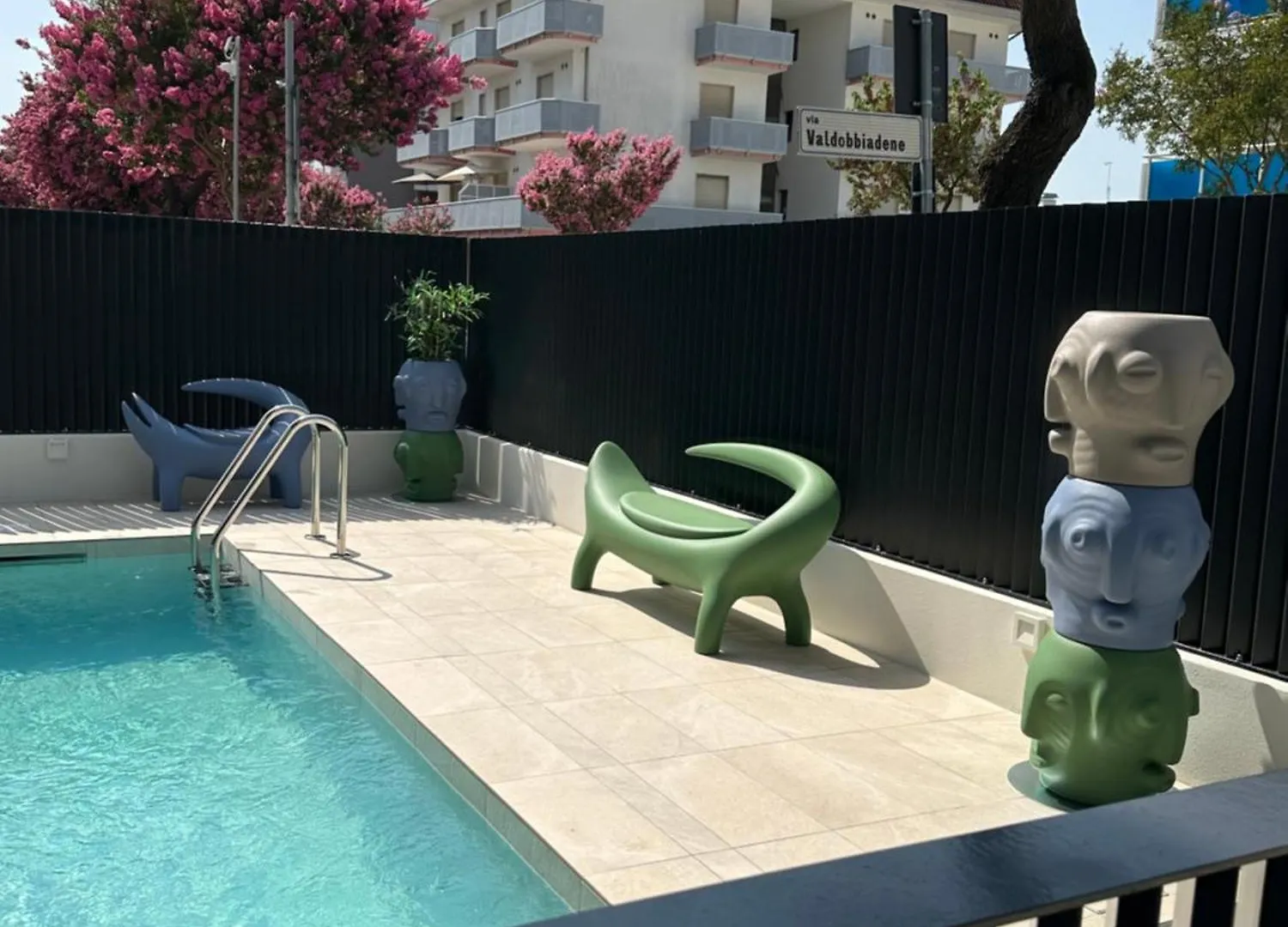 Beach Palace With Small Swimming Pool, Private Beach, Parking Lido di Jesolo